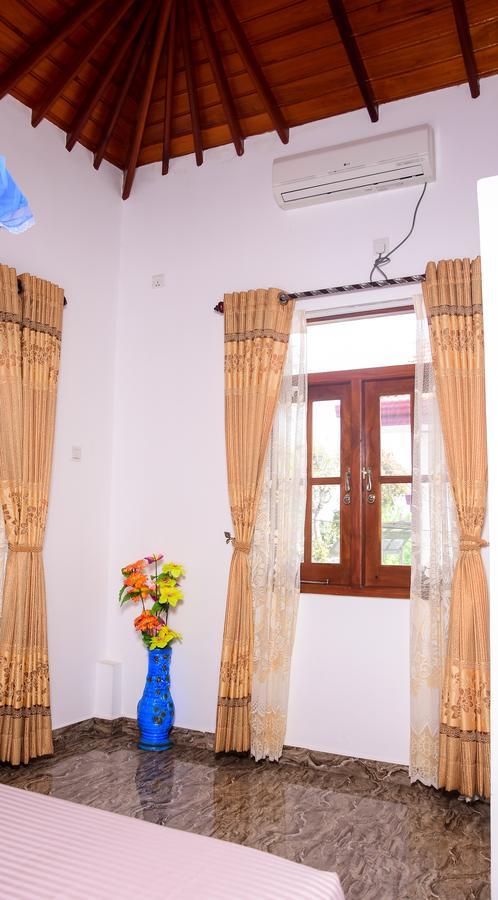 Channa Villa & Tours Bentota Exterior foto